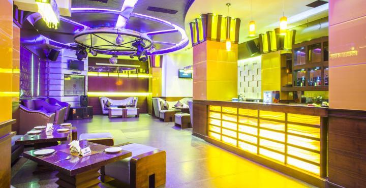 Hotel Royal Cliff Kanpur Exterior photo
